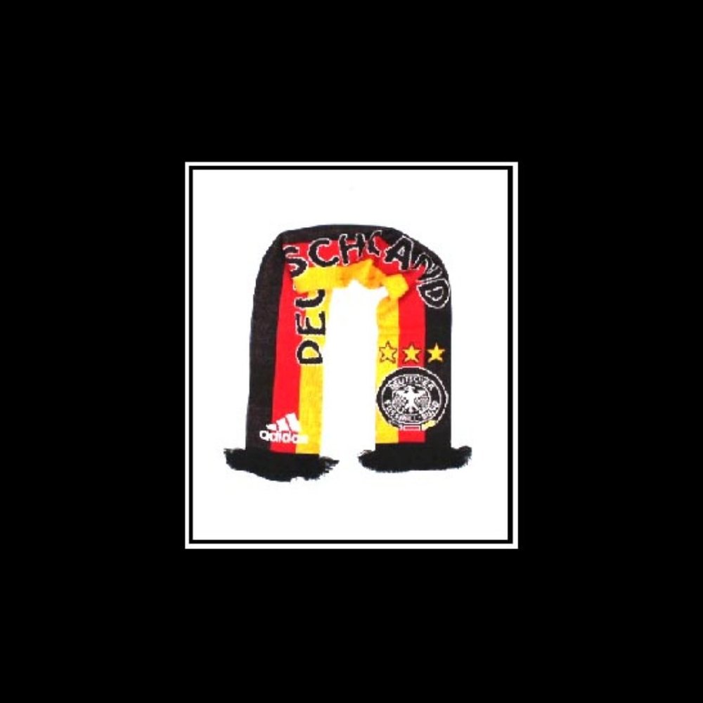 New Adidas Soccer Fans Scarf Germany - Picture 1 of 2